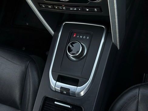 Used 2018 Land Rover Discovery Sport SE image 25