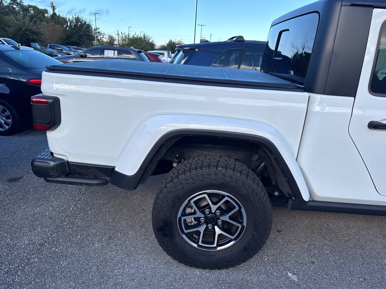 Used 2025 Jeep Gladiator Rubicon AWD/4WD image 8