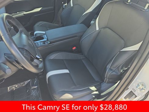Used 2025 Toyota Camry SE w/ Convenience Package FWD image 20