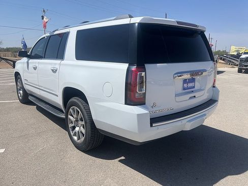 Used 2019 GMC Yukon XL Denali image 3