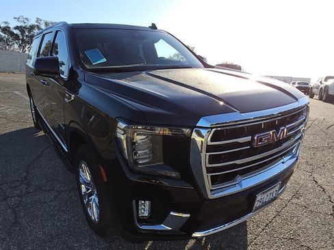 Used 2023 GMC Yukon XL SLT w/ SLT Premium Package RWD image 6