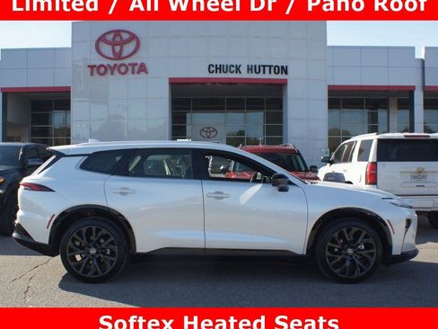 Used 2025 Toyota Crown Signia Limited image 1