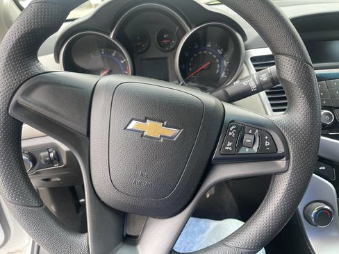 Used 2015 Chevrolet Cruze LS image 20