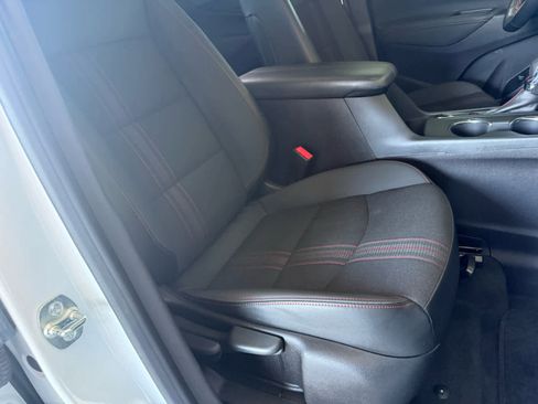 Used 2024 Chevrolet Equinox RS FWD image 8