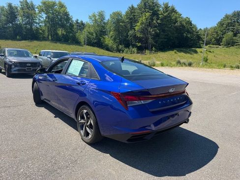 Used 2023 Hyundai Elantra SEL w/ Convenience Package FWD image 2