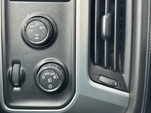 Used 2014 GMC Sierra 1500 SLT w/ SLT Crew Cab Value Package image 38