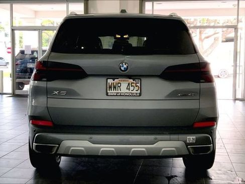 Used 2024 BMW X5 xDrive40i AWD/4WD image 4