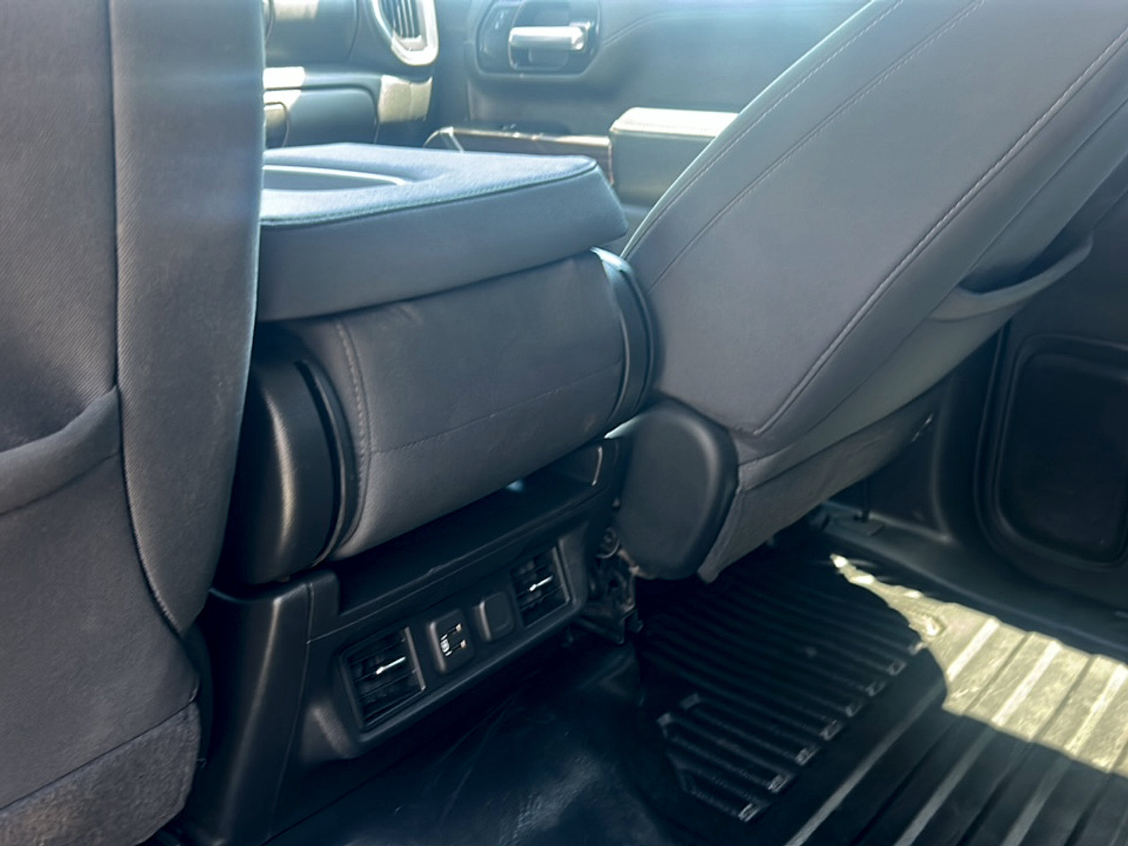 Used 2023 Chevrolet Silverado 3500 LT w/ Convenience Package AWD/4WD image 22