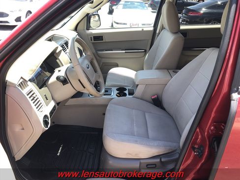 Used 2011 Ford Escape XLT AWD/4WD image 8