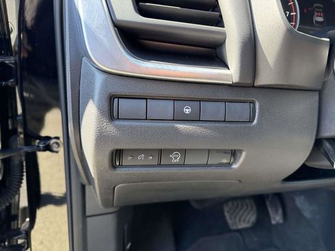 Used 2023 Nissan Rogue SV image 20