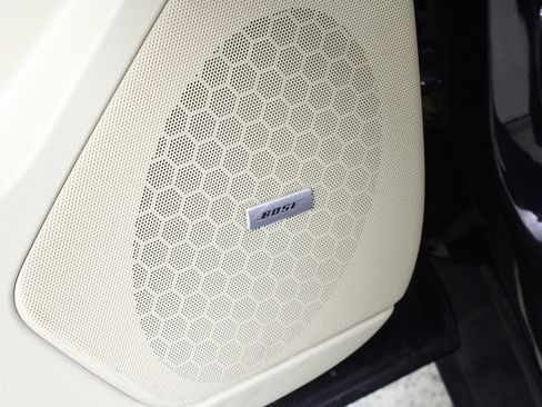 Used 2018 Cadillac XT5 Luxury w/ Driver Awareness Package image 21