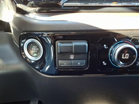 Used 2025 GMC Sierra 1500 SLT image 24