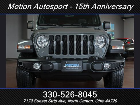 Used 2022 Jeep Wrangler Unlimited Sahara AWD/4WD image 3
