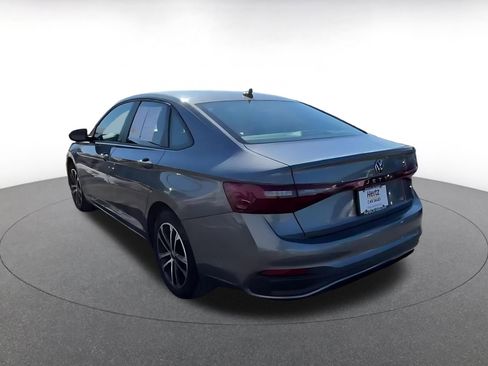 Used 2025 Volkswagen Jetta Sport image 10