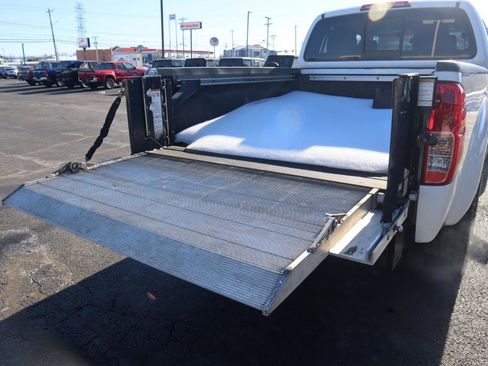 Used 2017 Nissan Frontier SV w/ SV Value Truck Package image 32