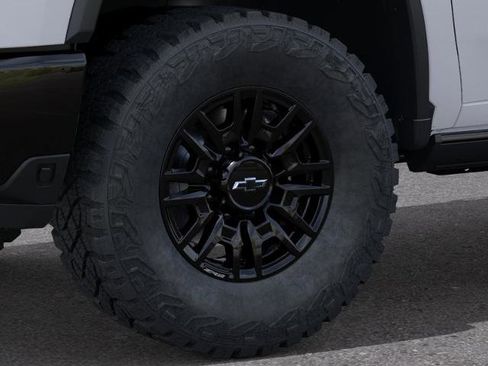 New 2026 Chevrolet Silverado 2500 ZR2 AWD/4WD image 9