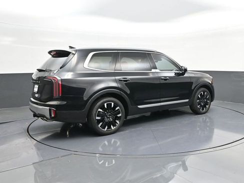 Used 2024 Kia Telluride SX w/ Towing Package FWD image 15