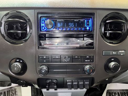 Used 2015 Ford F250 XL w/ Power Equipment Group image 19