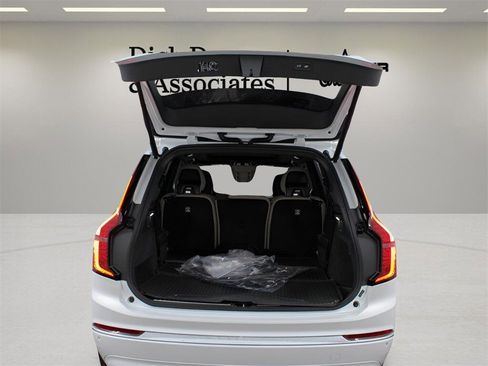 New 2026 Volvo XC60 T8 Ultra image 31