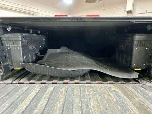 Used 2021 Chevrolet Silverado 1500 High Country w/ Technology Package AWD/4WD image 30