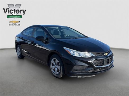 Used 2018 Chevrolet Cruze LS image 8