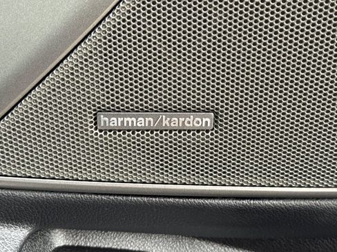 Used 2025 BMW M340i RWD image 19