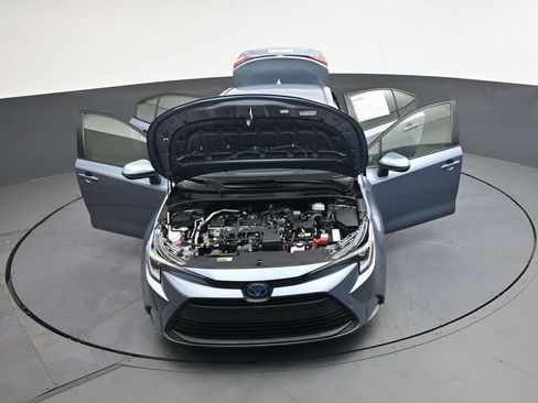 Used 2025 Toyota Corolla LE image 46