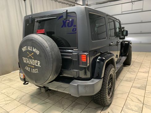 Used 2017 Jeep Wrangler Unlimited Sahara w/ Dual Top Group image 8