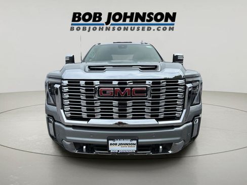 Used 2025 GMC Sierra 2500 Denali AWD/4WD image 6