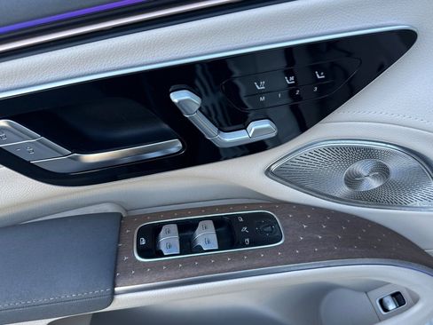 Used 2023 Mercedes-Benz EQS 450+ SUV image 11