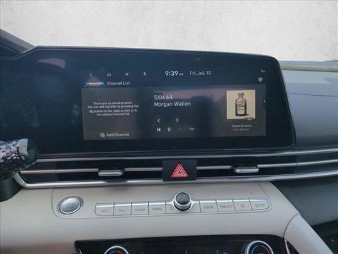 Used 2025 Hyundai Elantra Limited FWD image 15