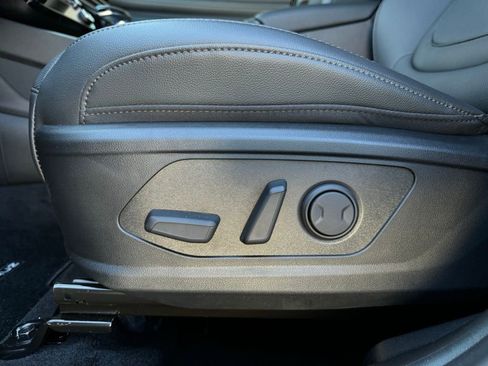 Certified 2025 Hyundai Santa Cruz SEL image 8