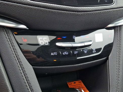 Used 2022 Cadillac XT6 Luxury AWD/4WD image 18