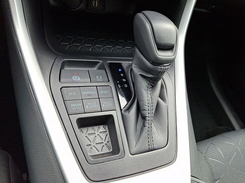 Used 2025 Toyota RAV4 XLE image 15