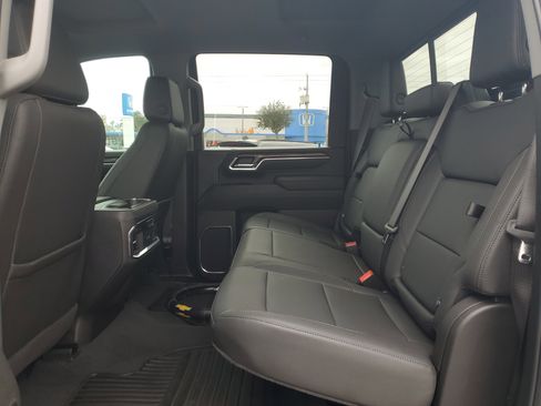 Used 2025 Chevrolet Silverado 2500 LTZ w/ LTZ Premium Package image 15