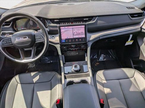 New 2025 Jeep Grand Cherokee L Limited w/ Black Appearance Package image 15