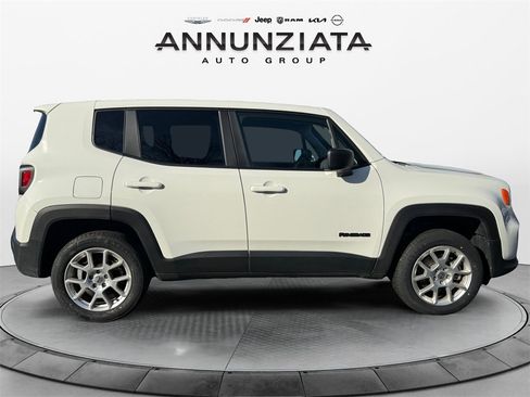 Used 2023 Jeep Renegade Latitude image 6