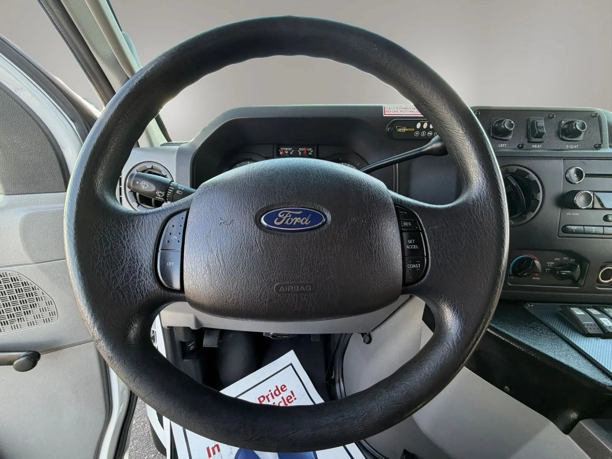 Used 2011 Ford E-350 and Econoline 350 Extended Super Duty RWD image 22