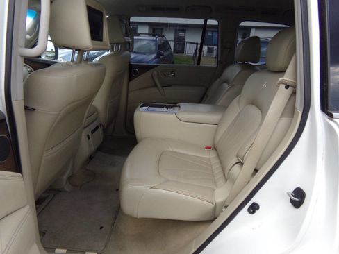 Used 2013 INFINITI QX56 4WD w/ Deluxe Touring Pkg image 14