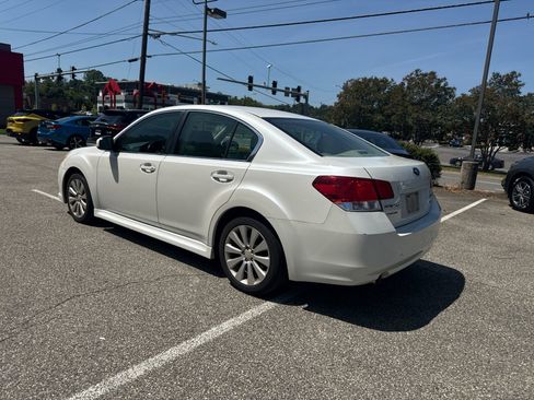 Used 2010 Subaru Legacy 2.5i Limited AWD/4WD image 4