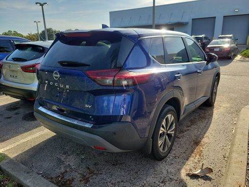 Certified 2023 Nissan Rogue SV FWD image 3