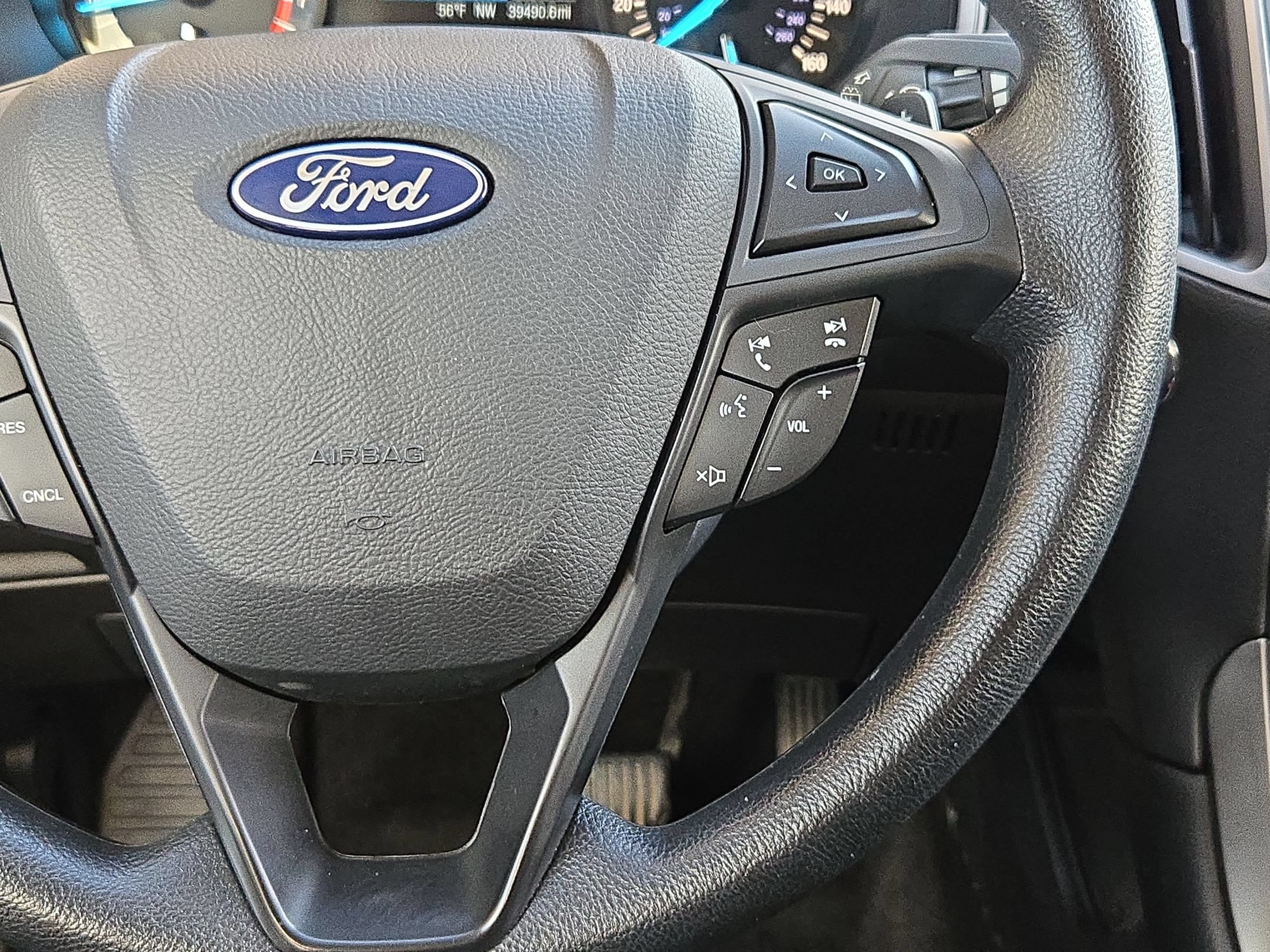Used 2018 Ford Edge SE FWD image 22