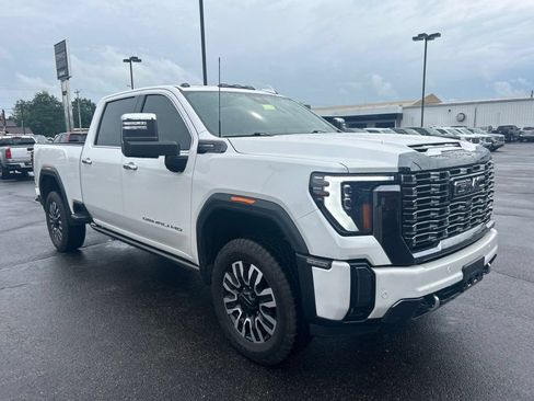 Used 2024 GMC Sierra 2500 Denali Ultimate w/ Max Trailering Package AWD/4WD image 2