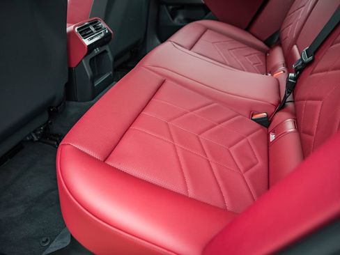 Used 2025 BMW 530i xDrive w/ Premium Package image 26