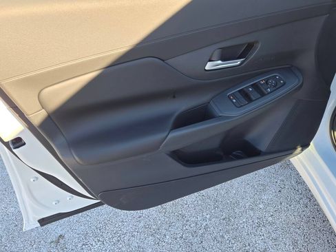 Used 2026 Nissan Sentra SV w/ SV Convenience Package FWD image 17