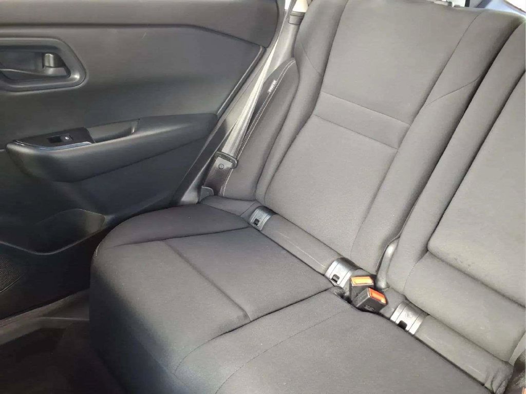 Used 2024 Nissan Rogue S FWD image 15