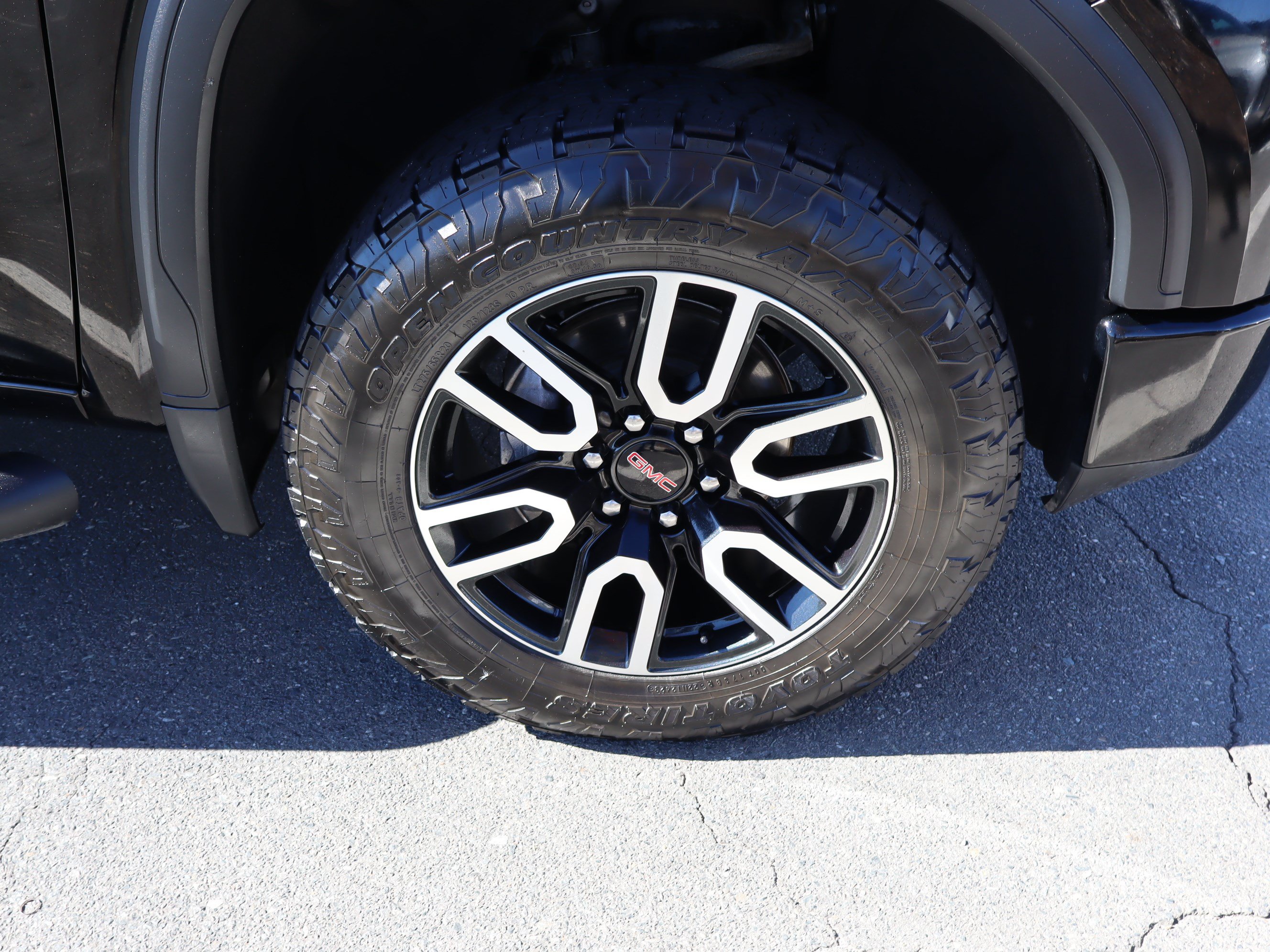 Used 2021 GMC Sierra 1500 AT4 w/ AT4 Preferred Package AWD/4WD image 39