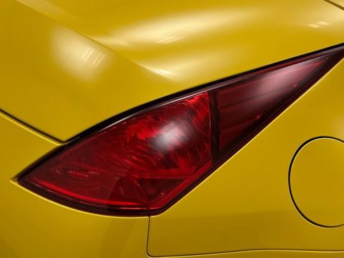 Used 2005 Nissan 350Z Touring RWD image 27