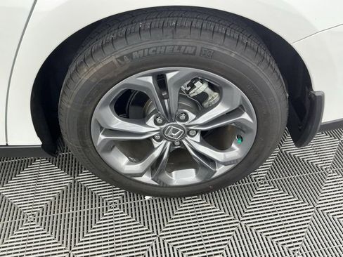 Certified 2024 Honda Accord EX image 40