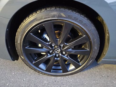 Used 2022 MAZDA MAZDA3 s image 32